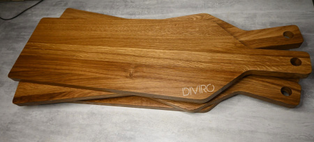 Длинная узкая доска для подачи с ручкой, дуб 68×20 см от мастерской DIVIRO